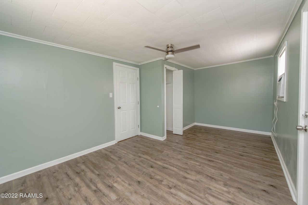 232 Roselawn Blvd - Photo 7 of 15