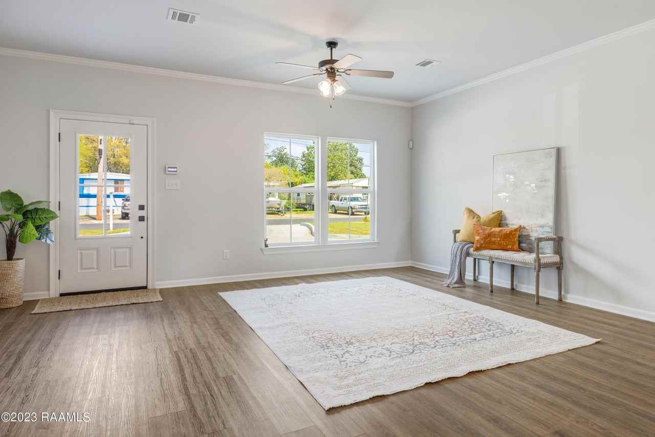 104 Whittington Dr #J - Photo 3 of 24