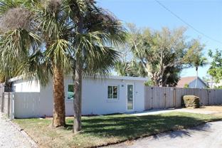 522 Se 20th Ct - Photo 1 of 1