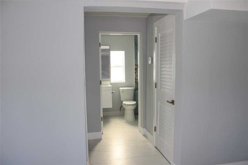 522 Se 20th Ct - Photo 4 of 18