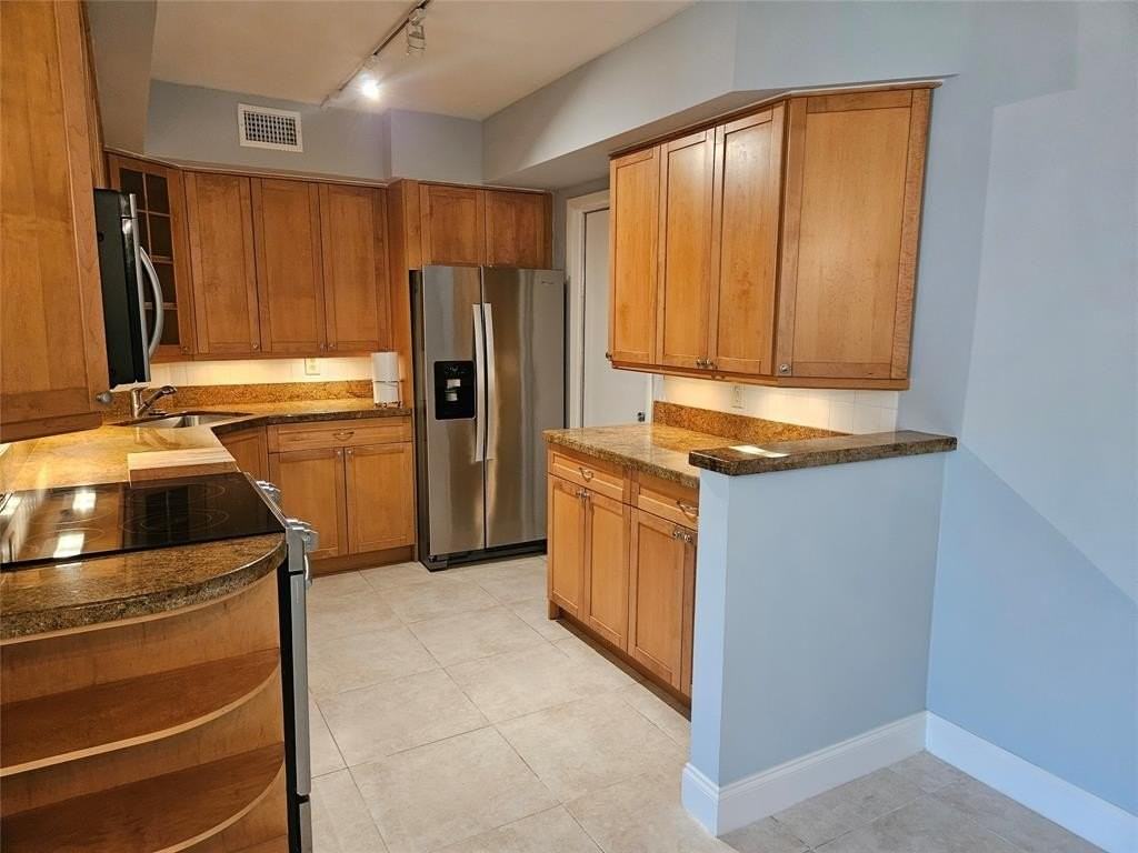 669 W Oakland Park Blvd #120B - Photo 3 of 21