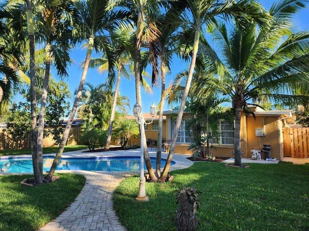 765 E Dayton Cir - Photo 7 of 28