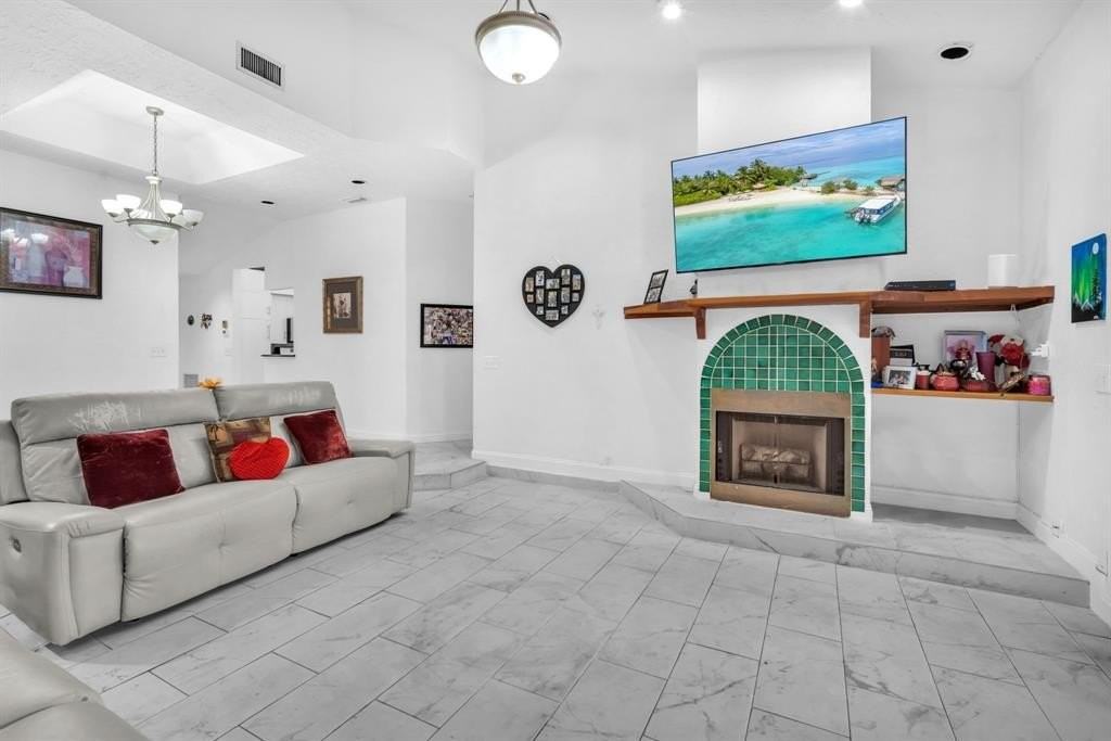 22710 Meridiana Dr - Photo 3 of 39