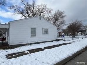 11123 Hudson Ave - Photo 2 of 16