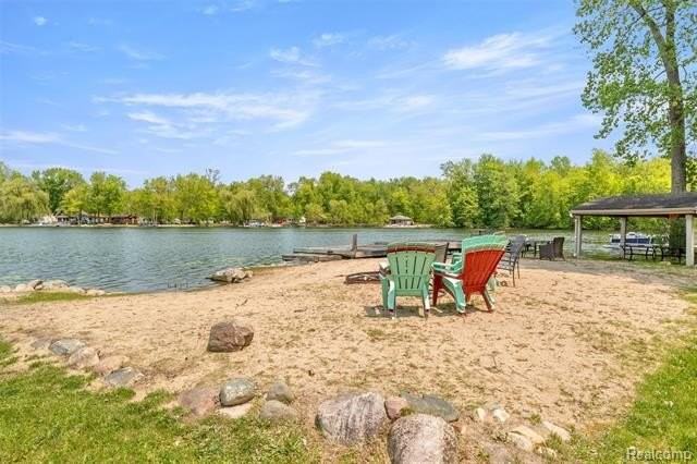 11970 Greenway Cir - Photo 5 of 26