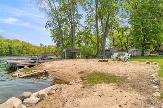 11970 Greenway Cir - Photo 4 of 26