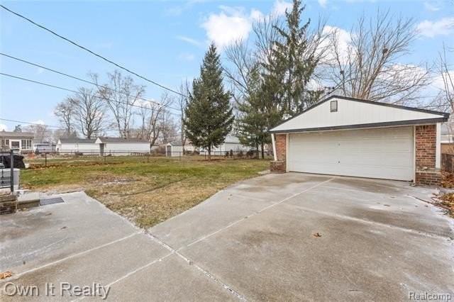 31060 Westfield St - Photo 2 of 26