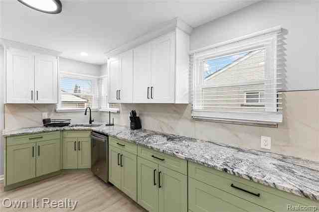 31060 Westfield St - Photo 7 of 26