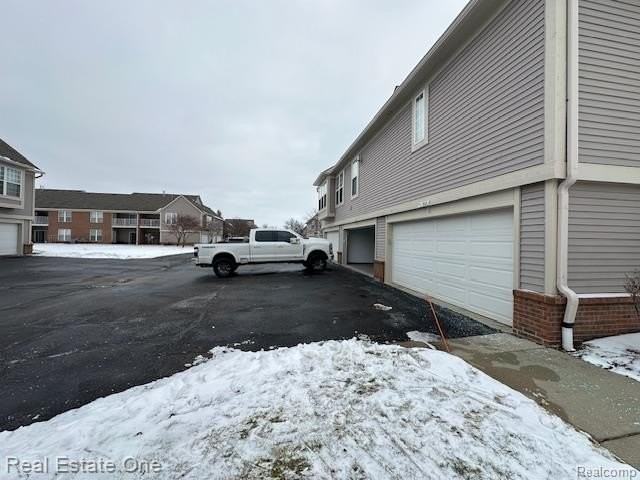 51810 Lionel Ln - Photo 3 of 34