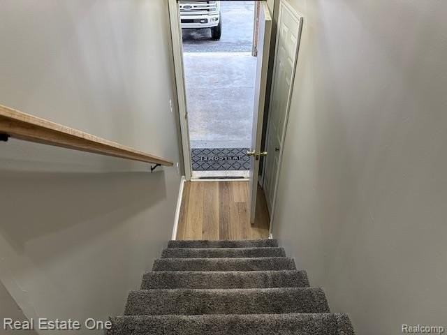 51810 Lionel Ln - Photo 5 of 34