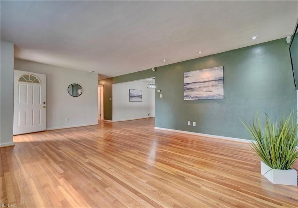 505 Robbins Ln - Photo 4 of 32