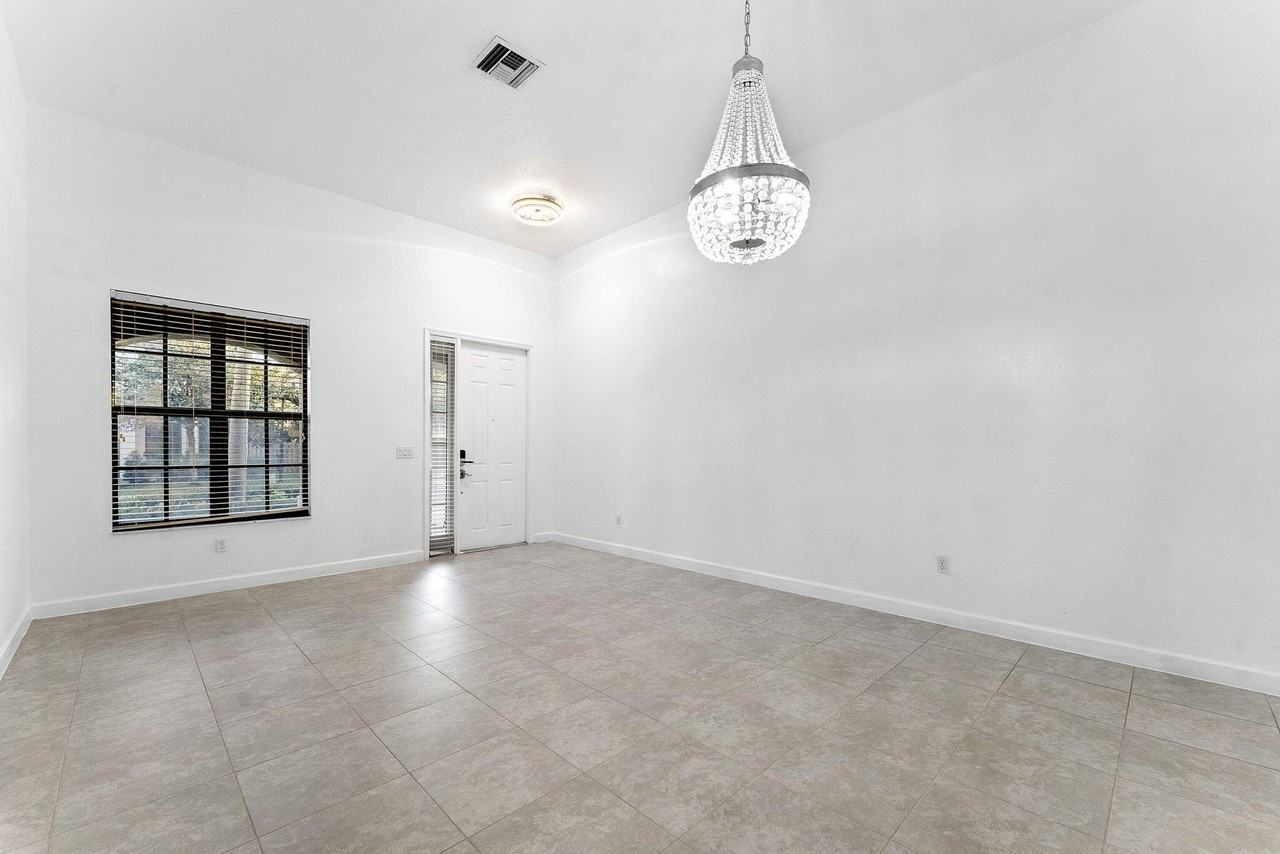 3841 Aspen Leaf Dr - Photo 3 of 37