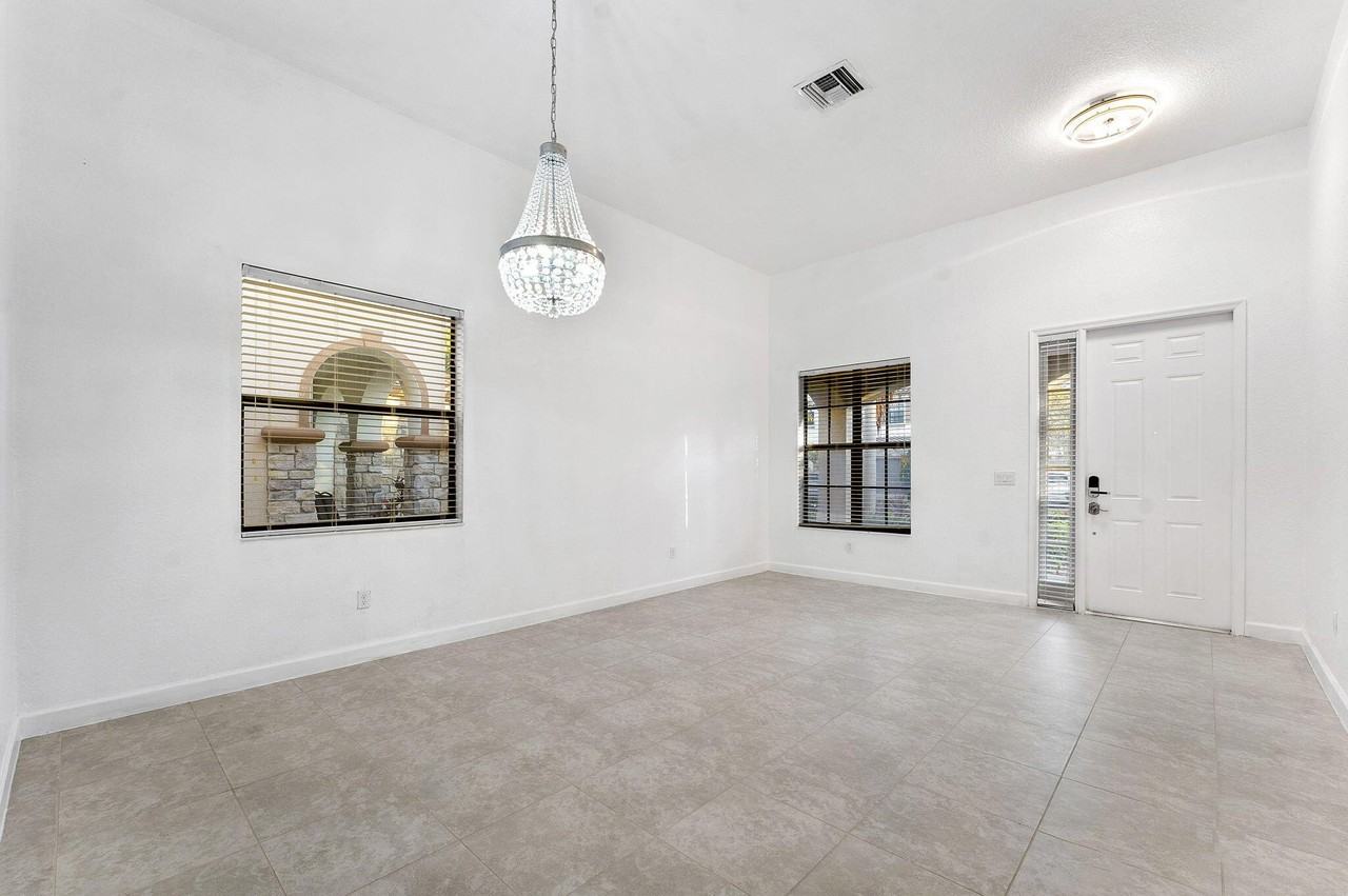 3841 Aspen Leaf Dr - Photo 5 of 37