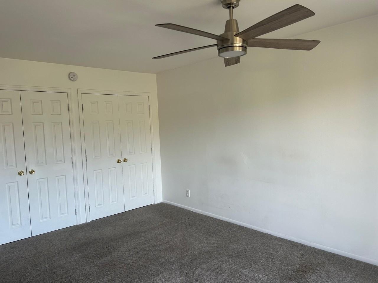 3502 Gardens East Dr #B - Photo 3 of 6