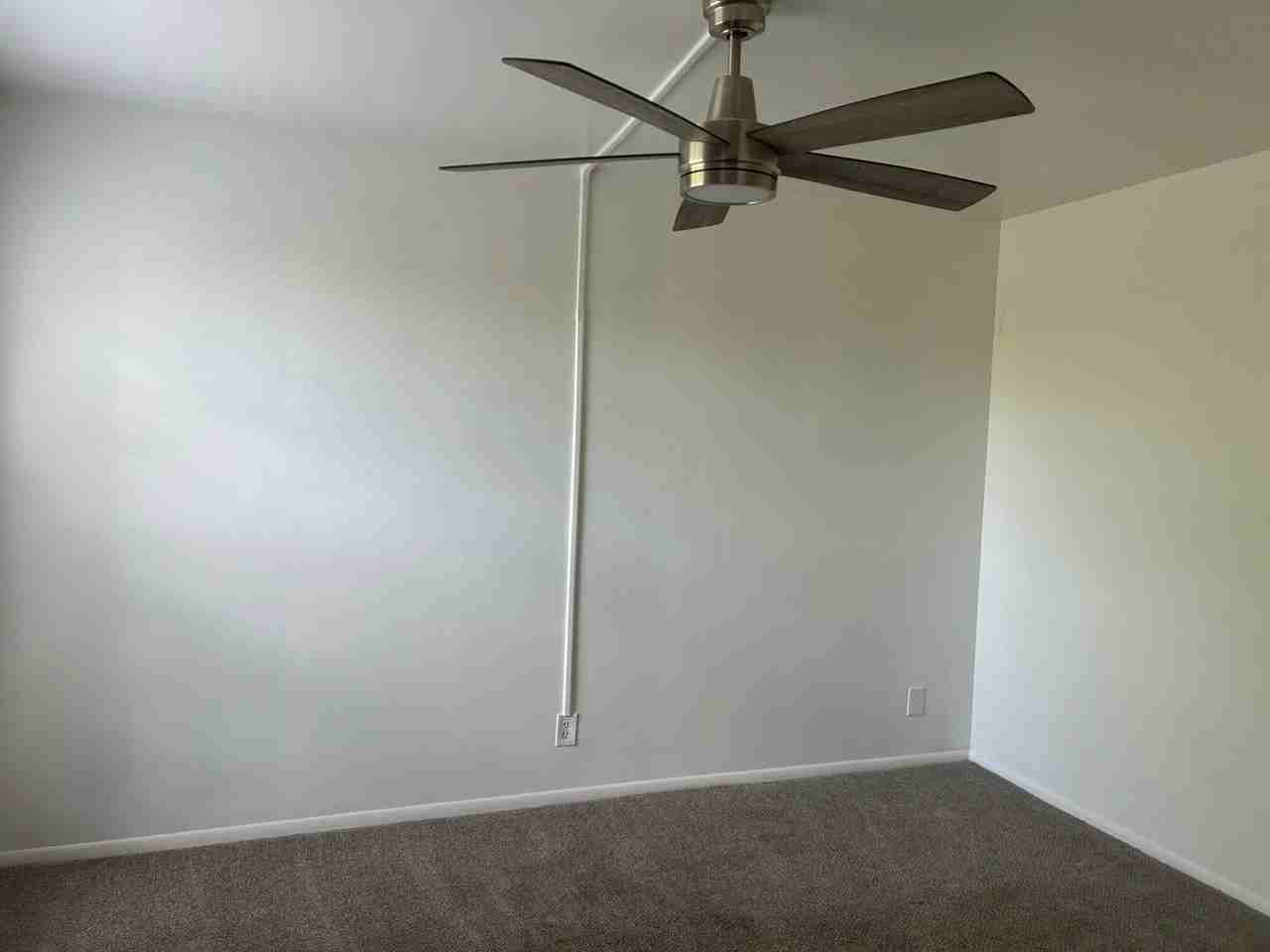 3502 Gardens East Dr #B - Photo 4 of 6