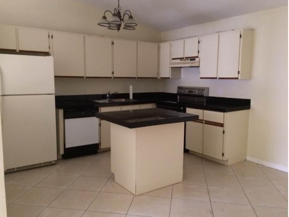 4328 Woodstock Dr #D - Photo 5 of 9