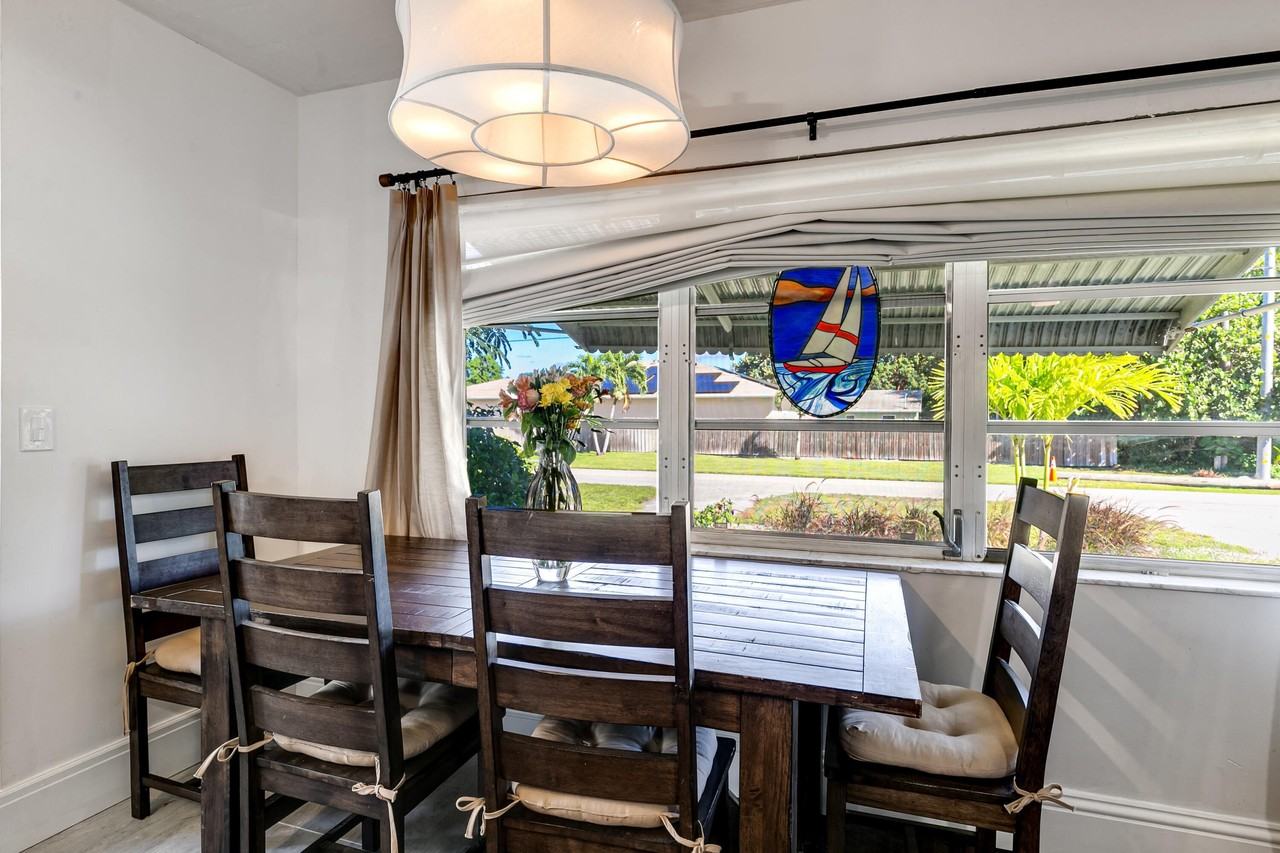 609 S Arnold Ave - Photo 3 of 24