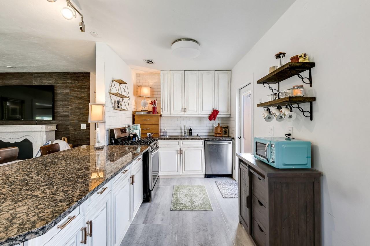 609 S Arnold Ave - Photo 6 of 24