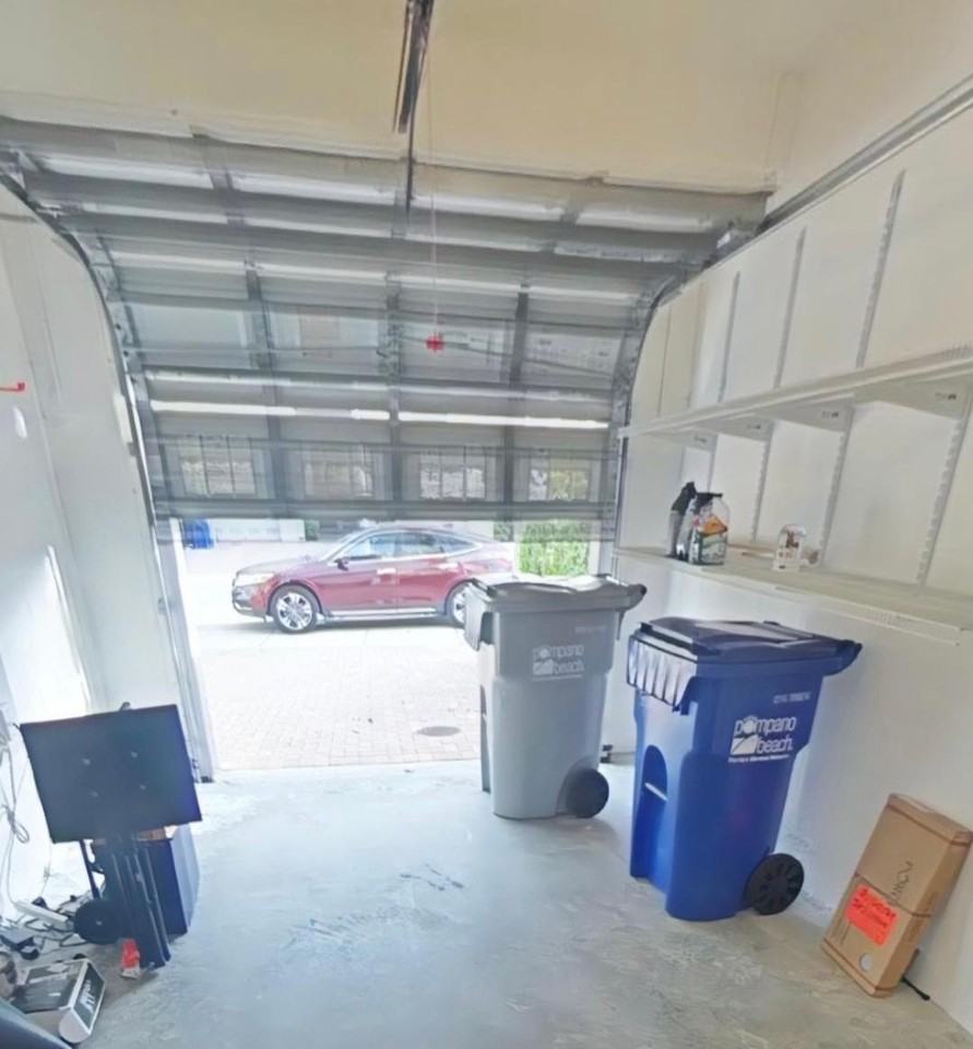 1087 Nw 33rd Mnr - Photo 4 of 12