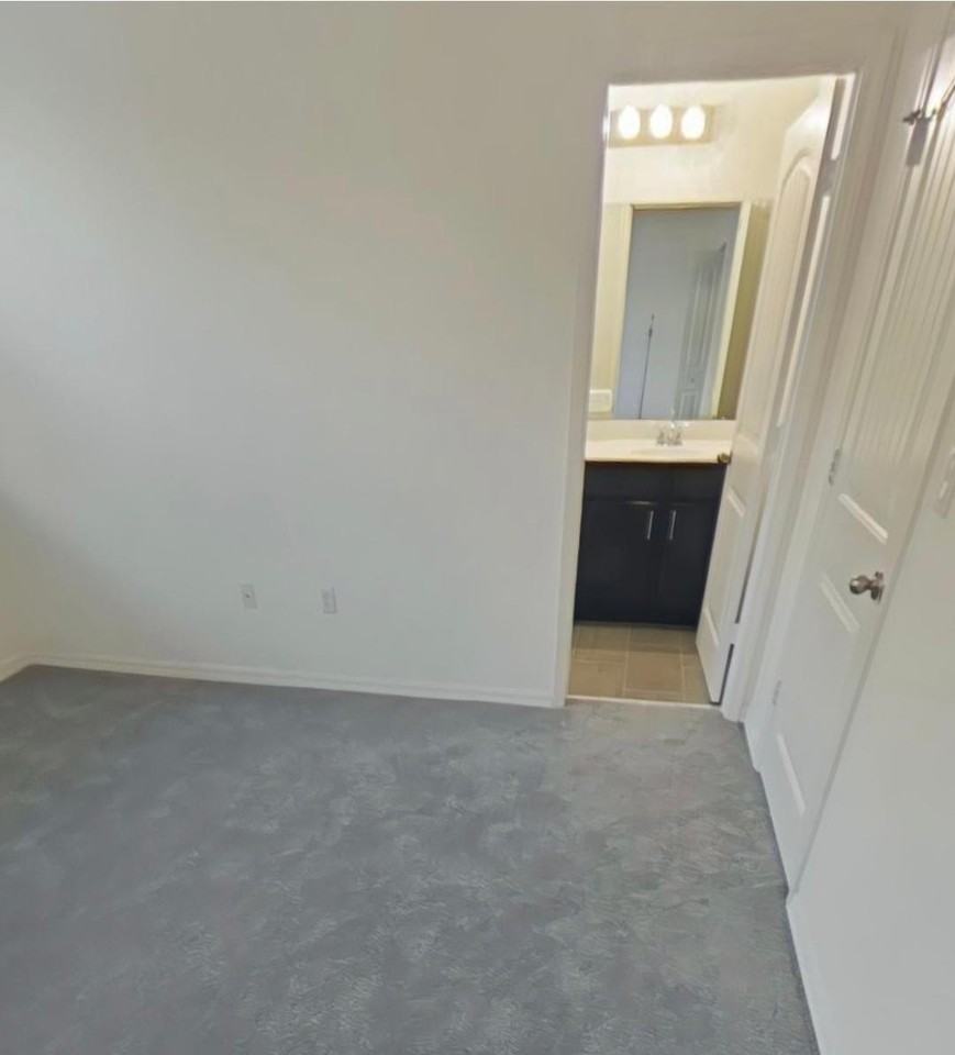 1087 Nw 33rd Mnr - Photo 7 of 12