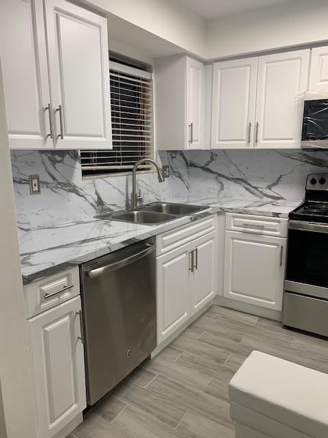 4704 Pier Dr - Photo 5 of 25