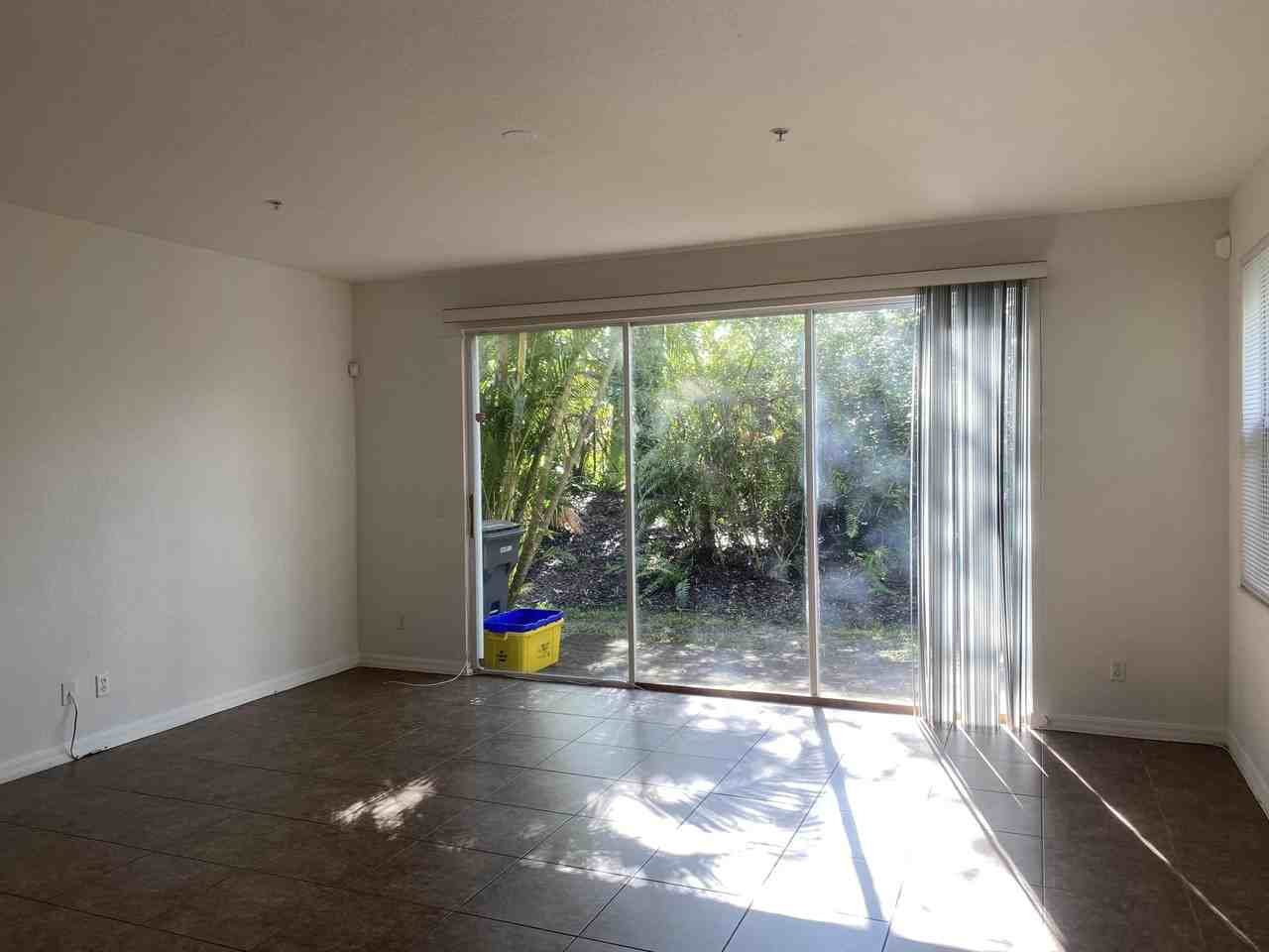 771 Pipers Cay Dr - Photo 3 of 13