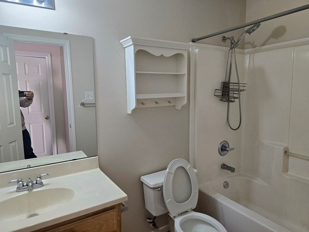 2818 Mcgill Blvd - Photo 2 of 9