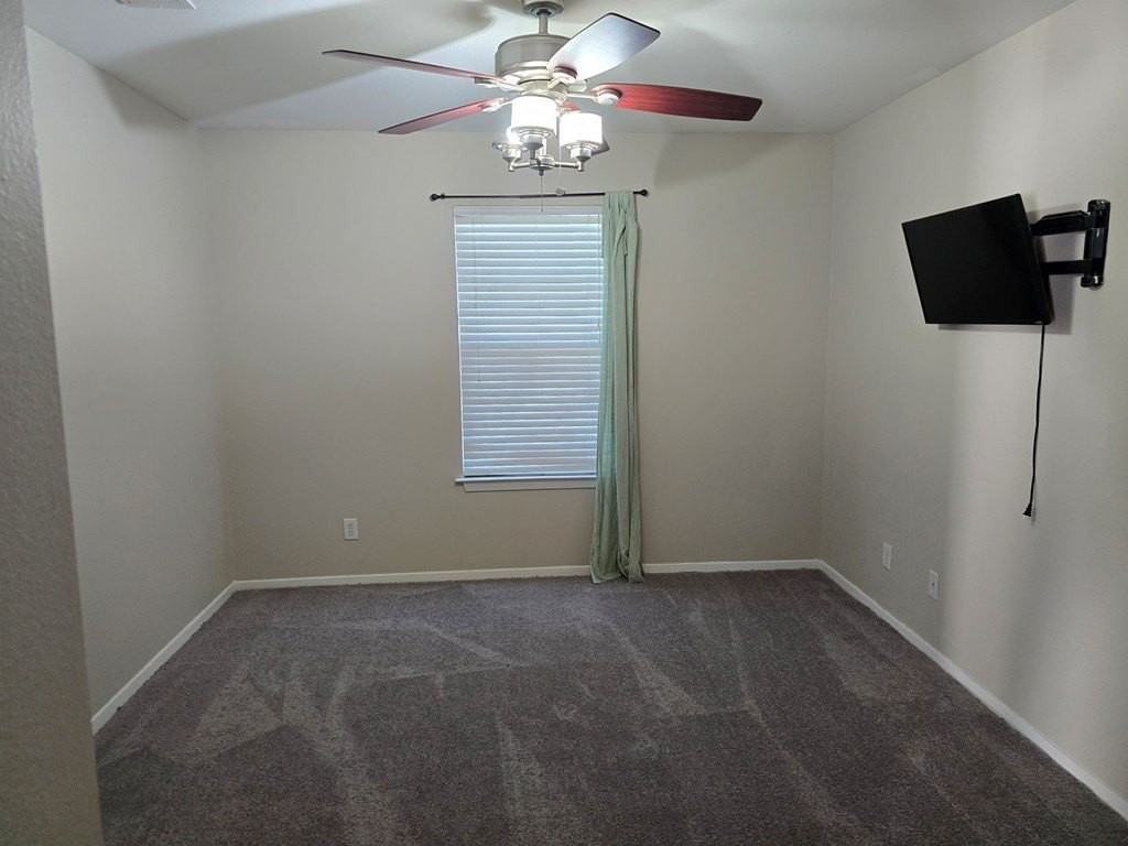 2818 Mcgill Blvd - Photo 3 of 9