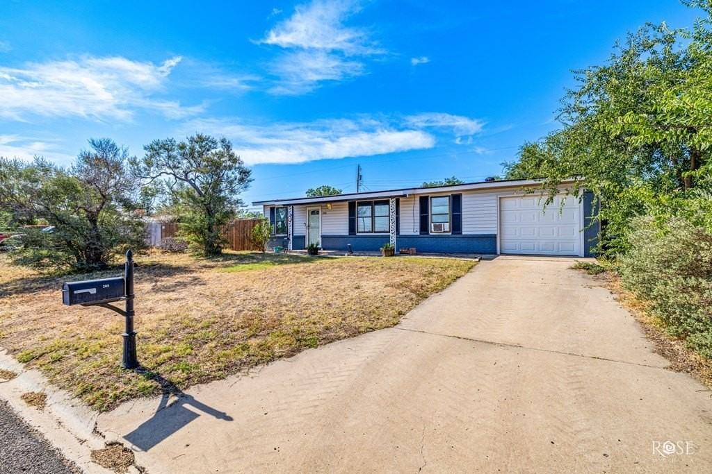 205 Van Zandt St - Photo 3 of 20