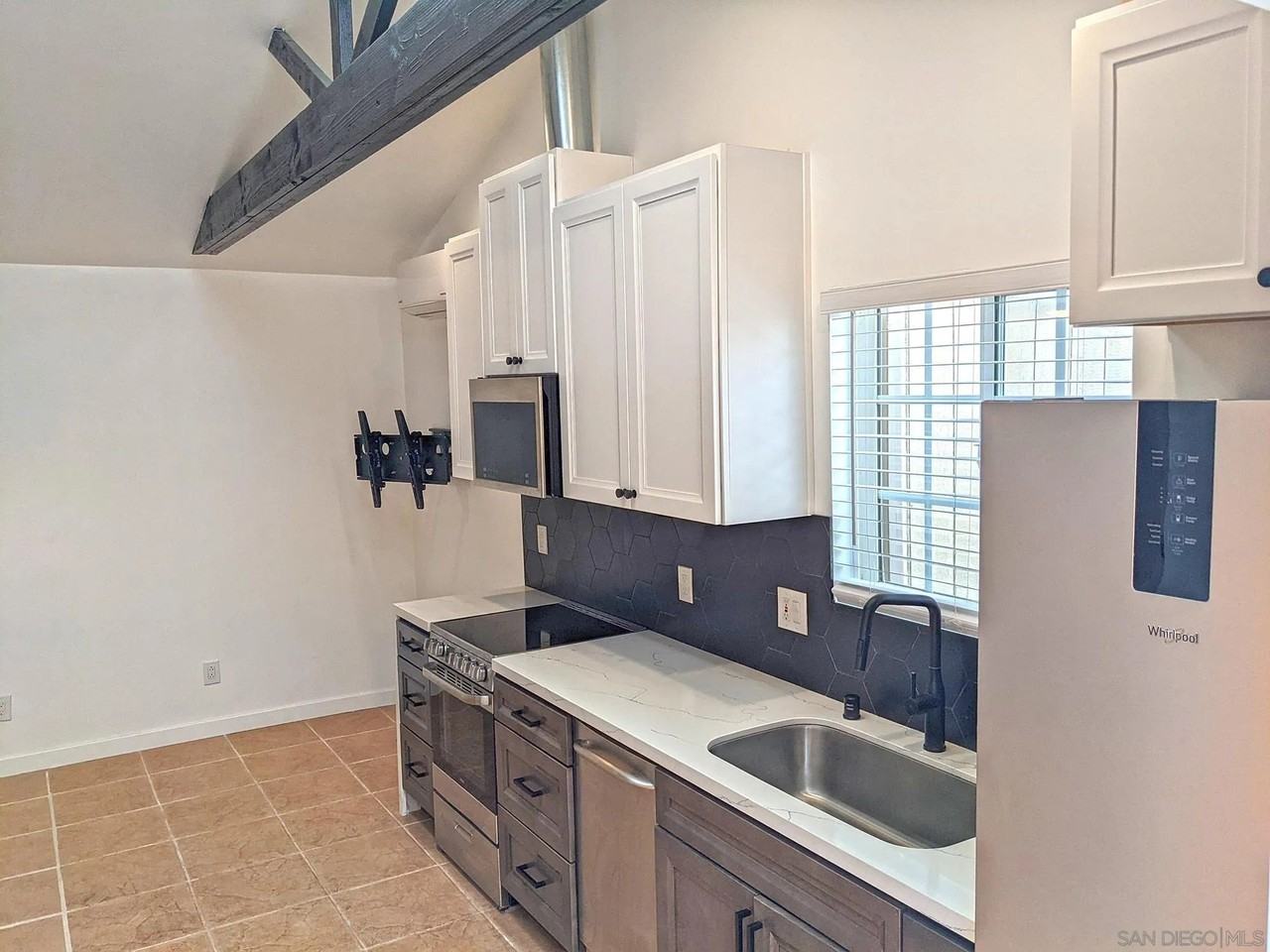 4616 Cherokee Ave - Photo 4 of 16