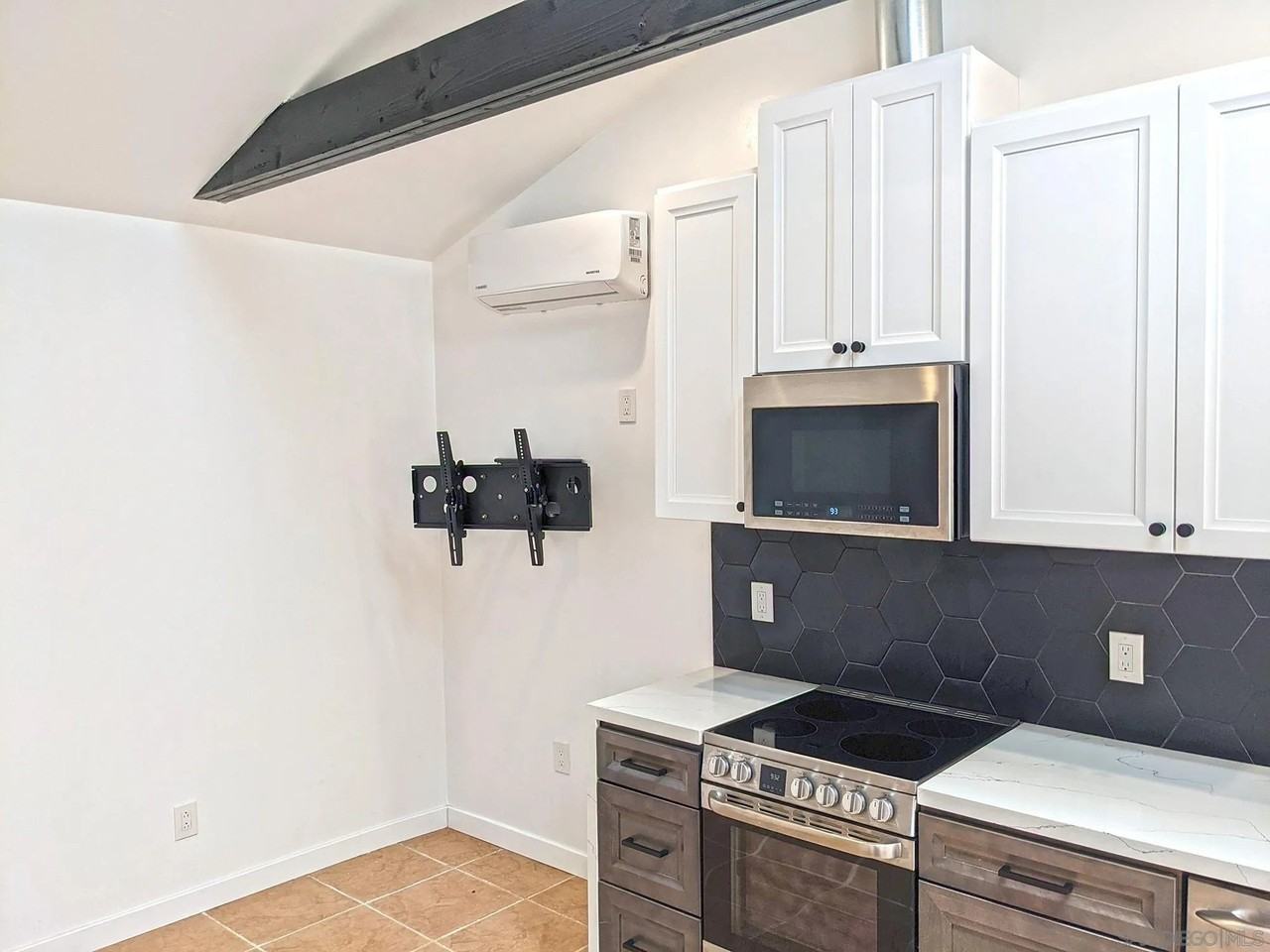 4616 Cherokee Ave - Photo 5 of 16