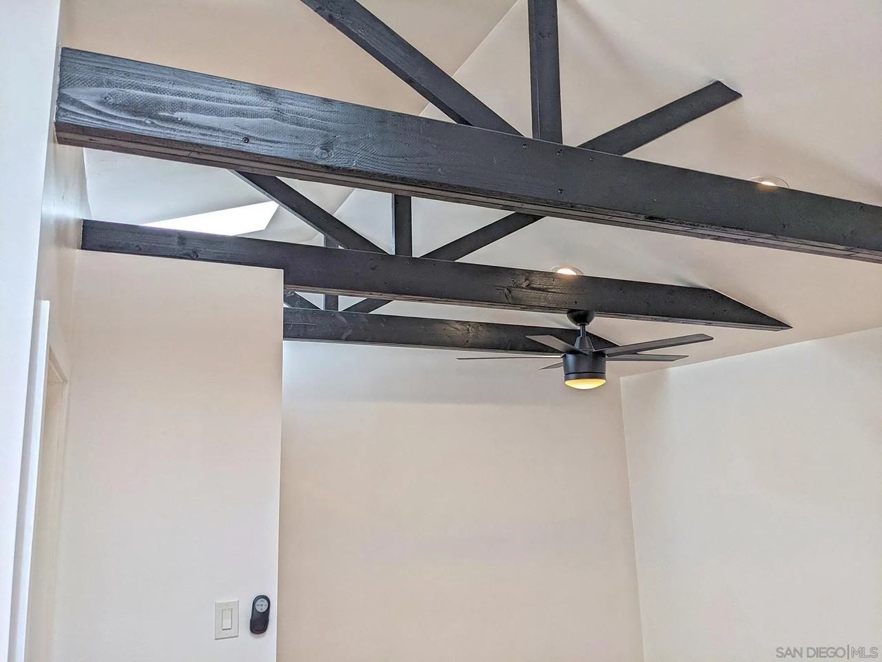 4616 Cherokee Ave - Photo 6 of 16