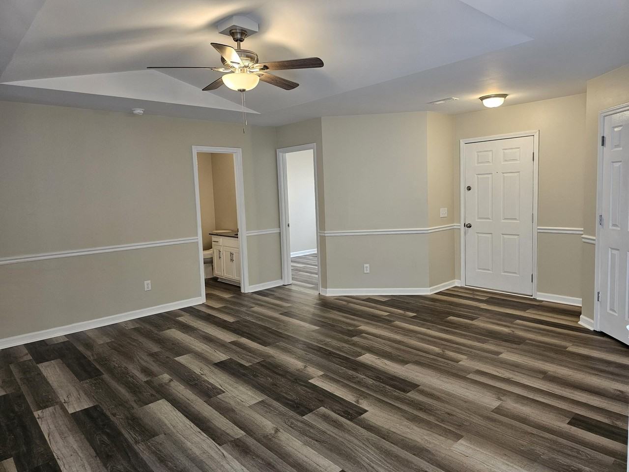 5080 Seymour Rd - Photo 3 of 23