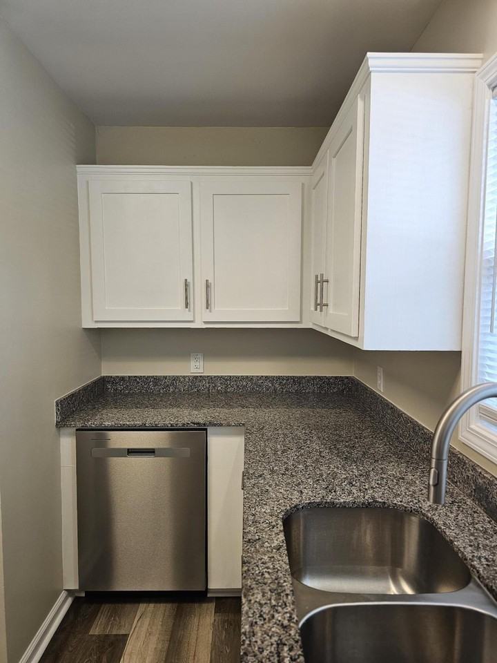 5080 Seymour Rd - Photo 7 of 23