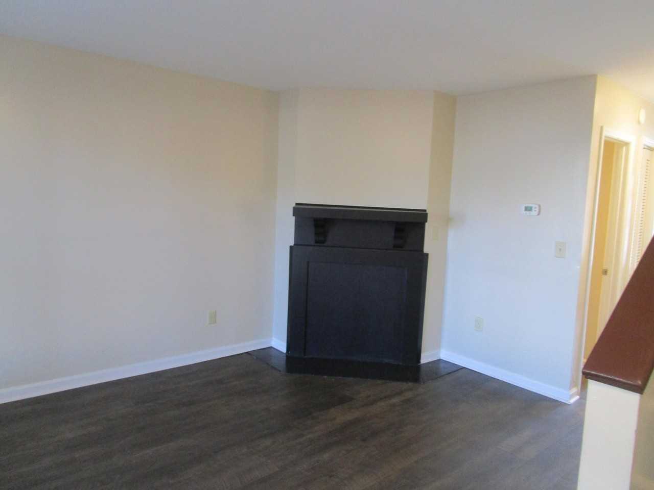 1944 Gion St - Photo 3 of 12