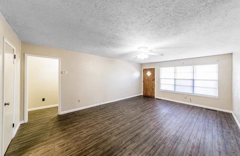 117 S Doty St - Photo 3 of 17