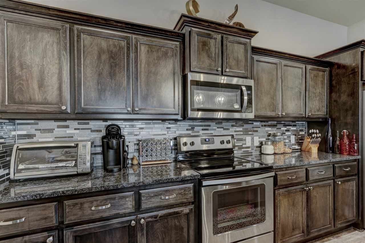 1127 S Landry Ln - Photo 7 of 37