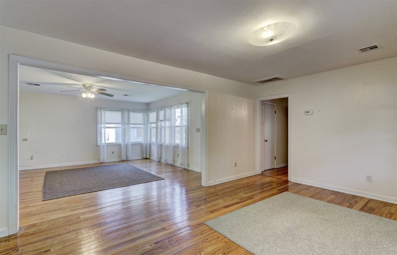 205 1/2 S Duck St - Photo 5 of 23