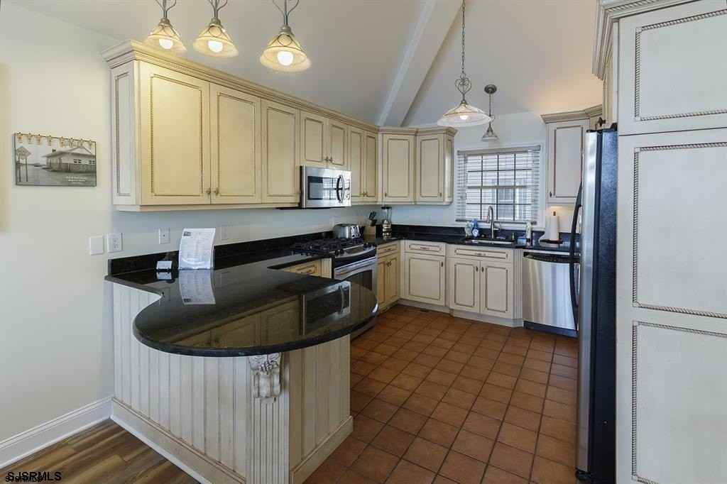 205 W Brigantine Ave - Photo 3 of 31