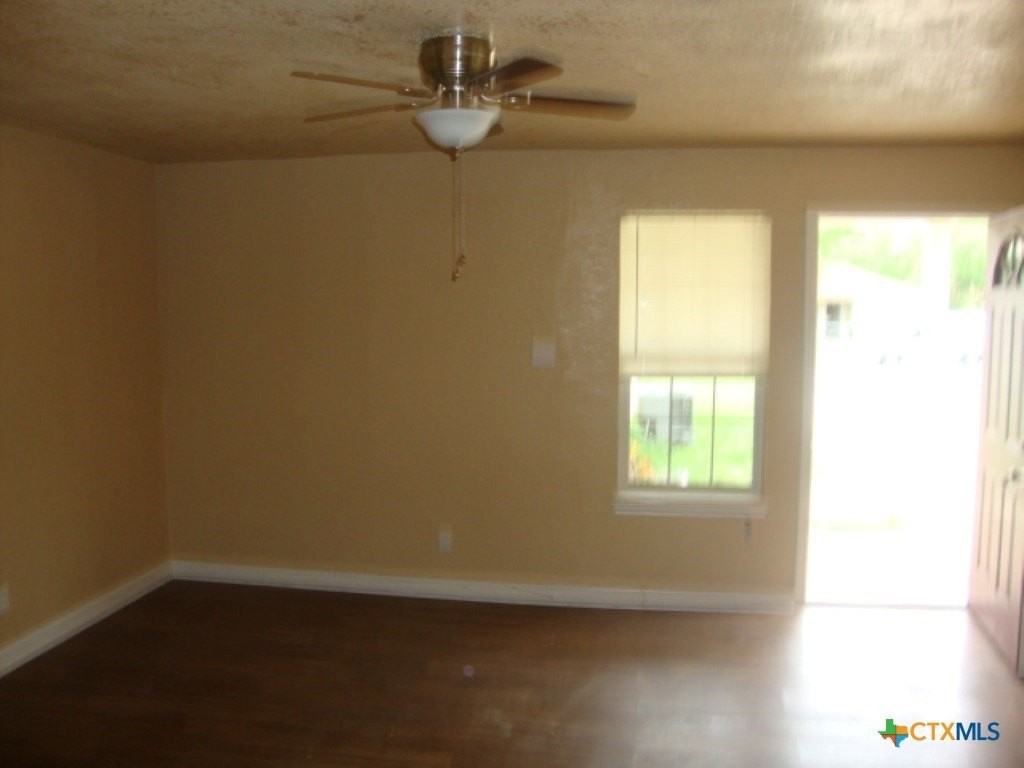 1813 Fairview Dr - Photo 7 of 15