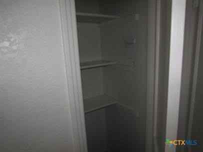 701 Stetson Ave - Photo 5 of 9