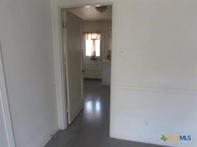 701 Stetson Ave - Photo 6 of 9