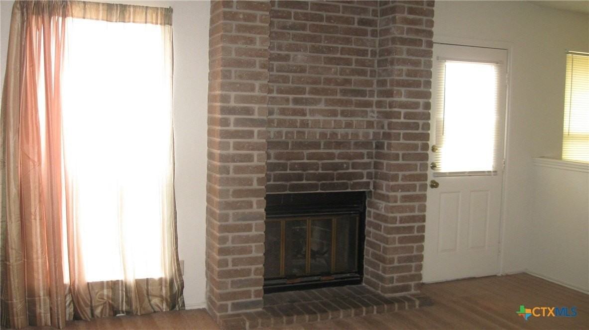 2111 Cimmaron Dr - Photo 3 of 10