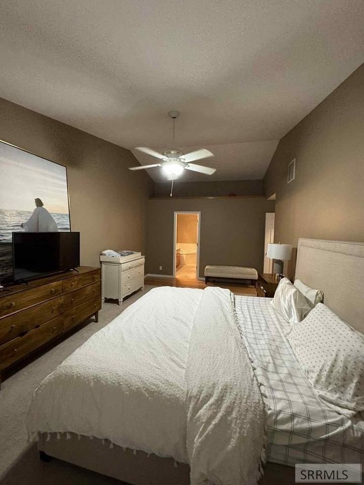 Summer Cir - Photo 4 of 35