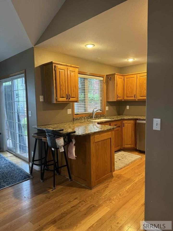 Summer Cir - Photo 6 of 35