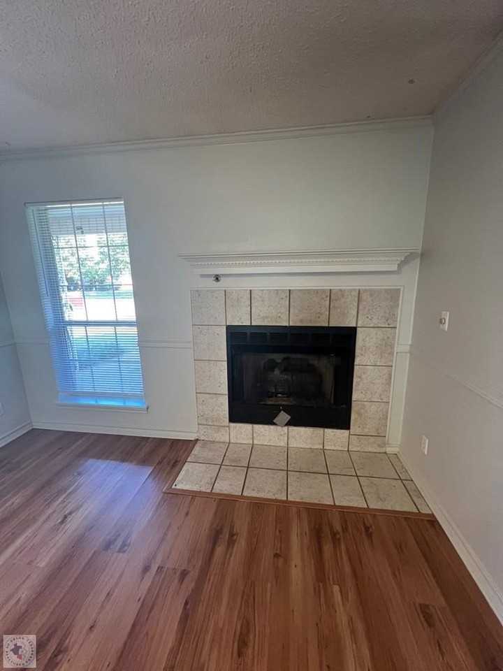 6145 Summerhill Pl - Photo 3 of 15