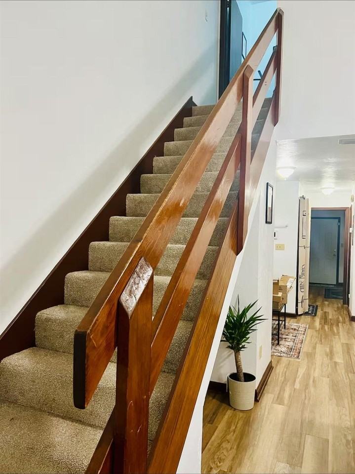 1085 Ocala Rd - Photo 4 of 14