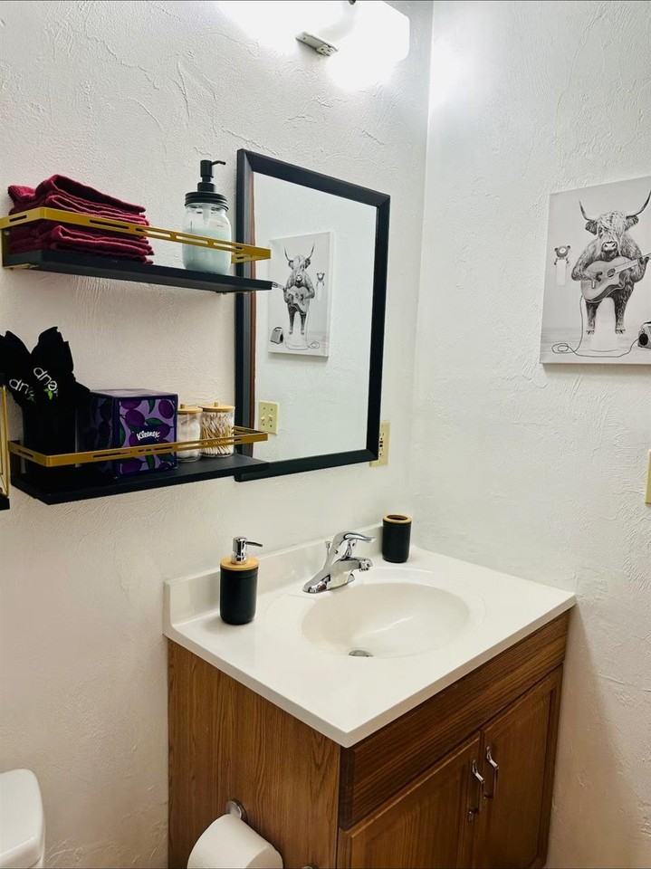 1085 Ocala Rd - Photo 7 of 14