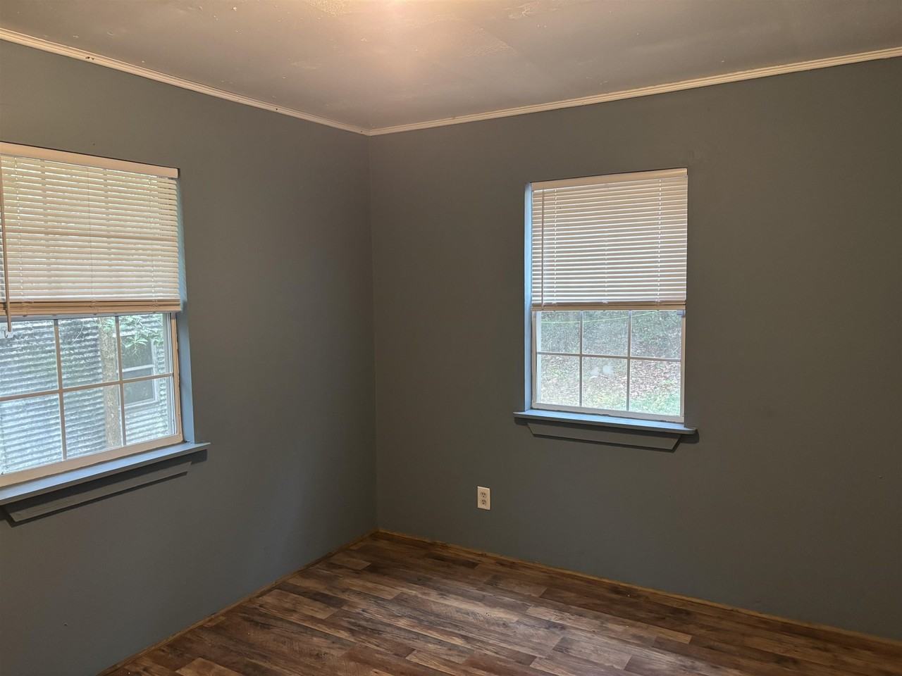 2406 Country Club Dr - Photo 5 of 12