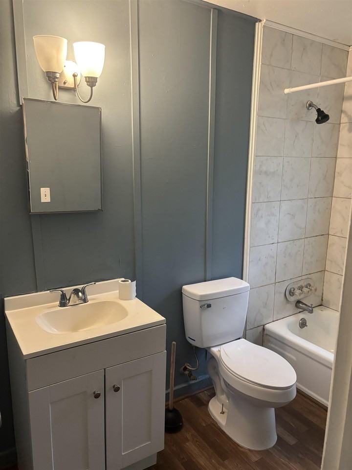 2406 Country Club Dr - Photo 7 of 12